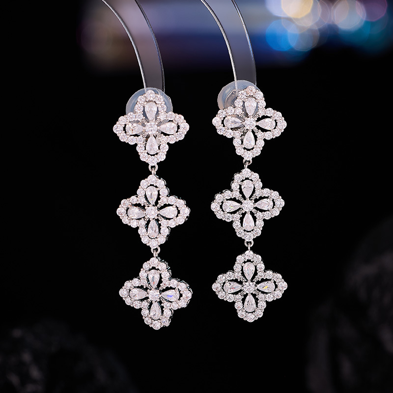 Klipszes fülbevalók, virág alakú, réz anyagú, cirkóniával díszítve, friss és édes stílus, Liyu jewelry márka