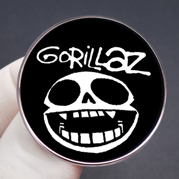 Gorillaz Street Fighter καρφίτσα από μεταλλικό κράμα, ηλεκτροπλατινέ φινίρισμα, σχέδιο καρτούν χαρακτήρων, unisex διακόσμηση