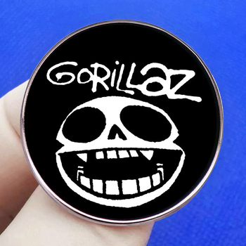 Gorillaz Street Fighter καρφίτσα από μεταλλικό κράμα, ηλεκτροπλατινέ φινίρισμα, σχέδιο καρτούν χαρακτήρων, unisex διακόσμηση