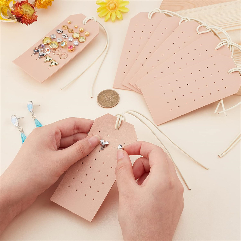 Egy darabos PU bőr fülbevaló tartó, bőr burkolat, girly stílus, lyukasztó kivitel