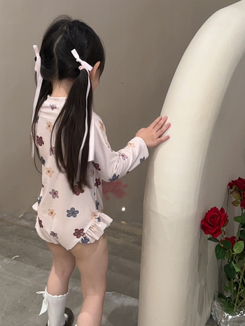 Παιδικό μαγιό για κορίτσια με μακριά μανίκια — φλοράλ μοτίβο, 100% πολυεστέρας, για κολύμβηση, ηλικίες 1–8 ετών