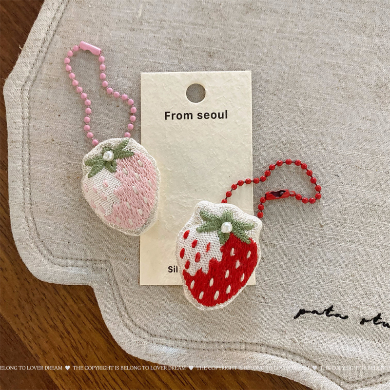 Koreai stílusú kulcstartó szövet állat- és gyümölcsmotívumokkal, kézzel varrt, kevert anyagok, 2025 nyár