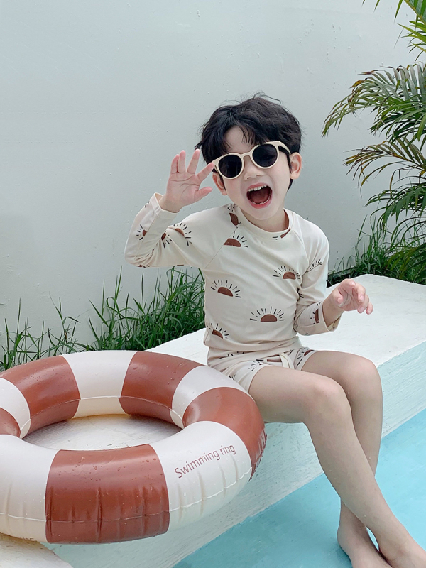 Fiú gyermekeknek szánt fürdőruha szett, karikatúra márvány mintával, UV védelem, gyors száradás, 100% poliészter, 18 hónaptól 7 éves korig