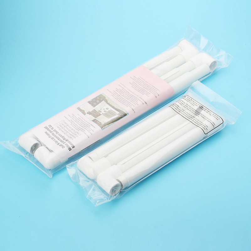 Műanyag hímzőkeret, négyzet alakú, kapcsos, csomagolás 100 db