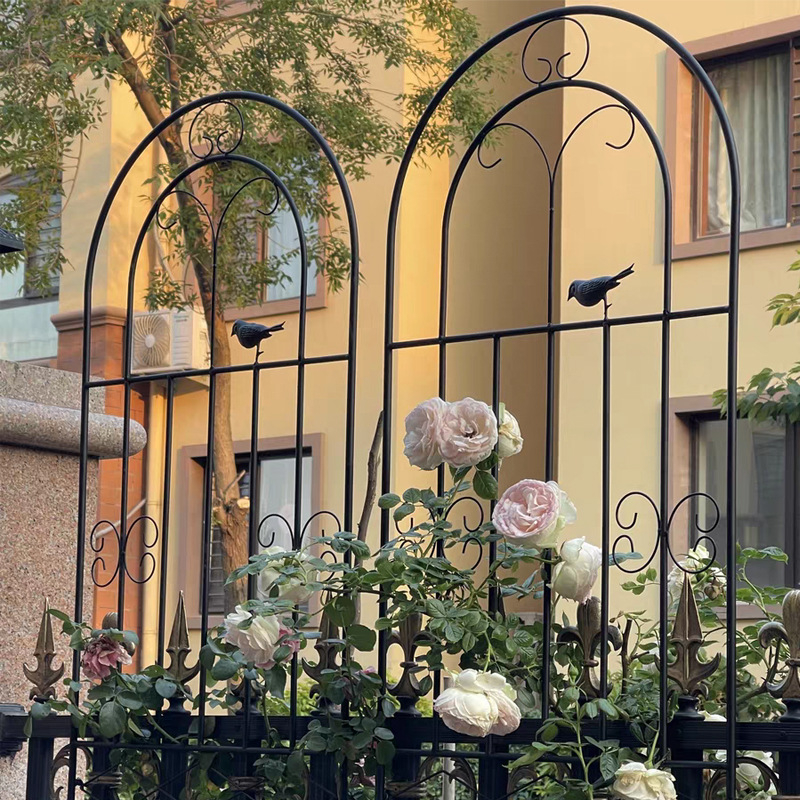 Metalo laipiojimo rėmas augalams, savarankiškai stovinti, dviejų lygių, modulinis