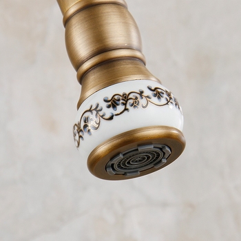 Virtuvės maišytuvu iš vario su keraminiu disko vožtuvu, stalviršio montavimas, antikinis paviršius, darbinė temperatūra 0–90°C