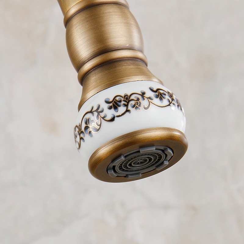 Virtuvės maišytuvu iš vario su keraminiu disko vožtuvu, stalviršio montavimas, antikinis paviršius, darbinė temperatūra 0–90°C