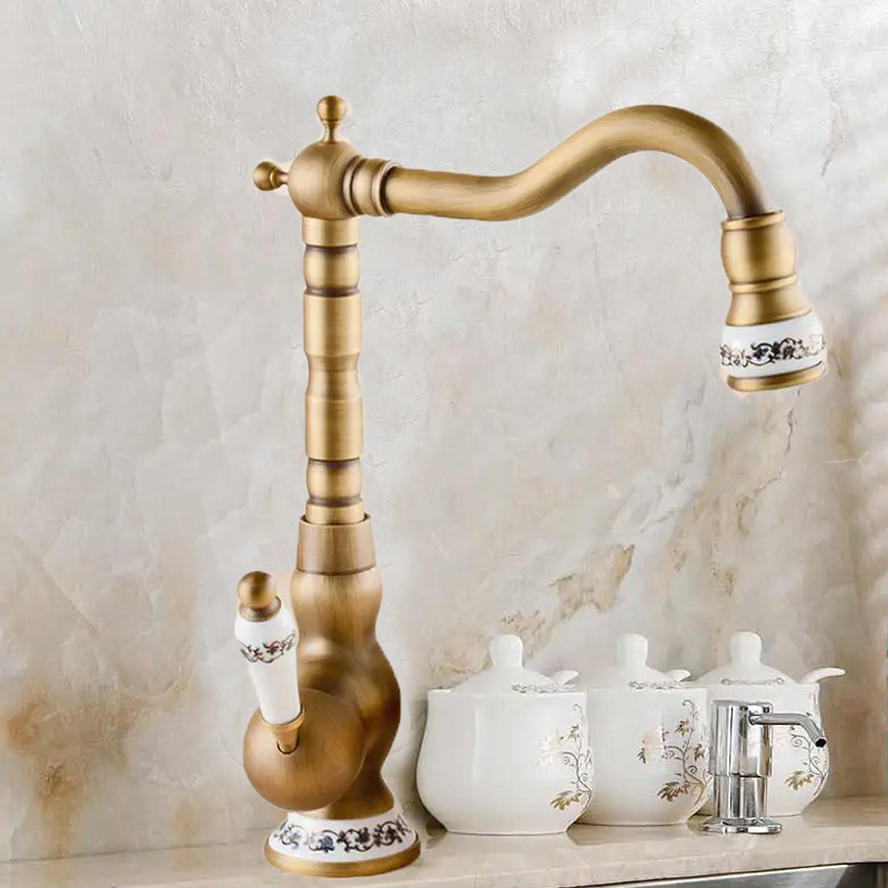 Virtuvės maišytuvu iš vario su keraminiu disko vožtuvu, stalviršio montavimas, antikinis paviršius, darbinė temperatūra 0–90°C