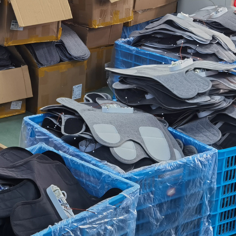 Pusiau prilipęs kojų masažuoklis su oro pagalvėmis ir karštoji kompresija, USB įkrovimas, laikmatis, mygtukų valdymas