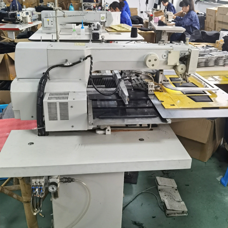 Pusiau prilipęs kojų masažuoklis su oro pagalvėmis ir karštoji kompresija, USB įkrovimas, laikmatis, mygtukų valdymas