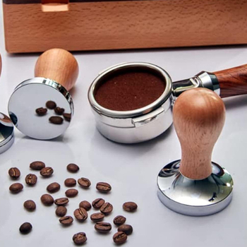 Kavos tampas su medine rankena, modernus minimalistinio stiliaus, svoris 100 g, tinkamas biurui, namams, barui ir kavinėi