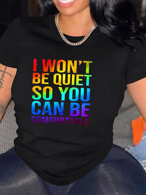 Laza szabású pamutpóló rövid ujjú, kerek nyakú, nyomtatott mintával.