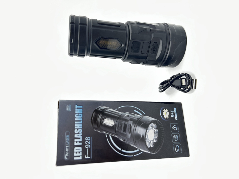 Hordozható LED zseblámpa, újratölthető, akár 5W, 400 mAh akkumulátor, hatótáv 100–200 m, kulcstartóval és többfunkciós kialakítással, túrázásra, kempingezésre és sürgősségi felhasználásra