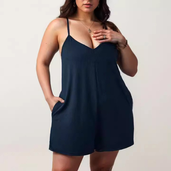 Дамски презрамков комбинезон с висока талия, текстура на мачкан плат; млечна коприна, полиестер 95%+, спандекс <30%, дължина на крачол 3/4