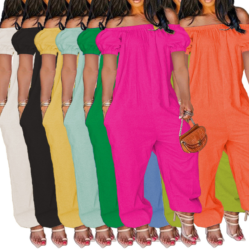 Egyszínű overál buborékos ujakkal, lazán szabott derékkal, egyenes szárú nadrág, poliészter-spandex keverék