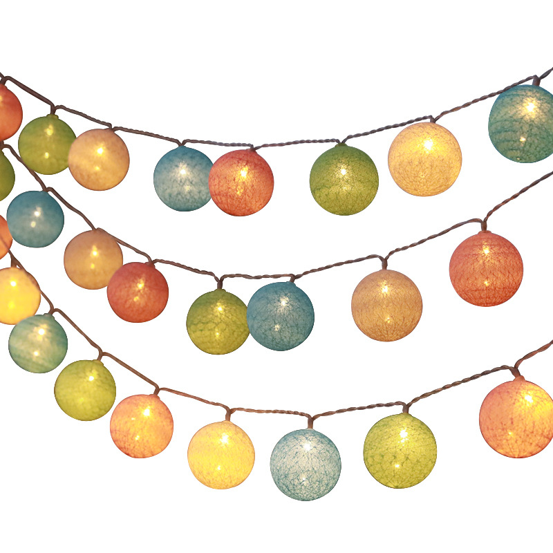 LED нишка с памучни топчета за вътрешна декорация, кутия за батерии, дистанционно управление с димер, IP44