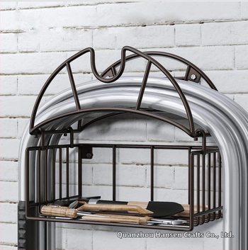 Vasból készült kerti tömlő tartó kosárral – nehéz használatra, asztali tárolás (Iron, Desktop storage, Hansen, 2023)