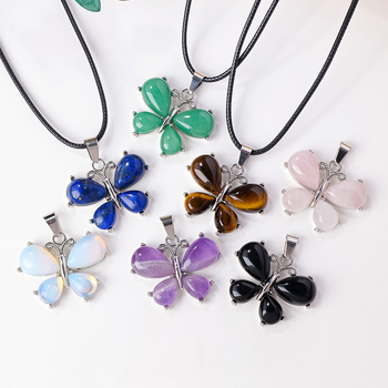 Κολιέ με μενταγιόν πεταλούδα από κρύσταλλο και αχάτη σε μεταλλικό κράμα – μοντέρνος μινιμαλιστικός σχεδιασμός