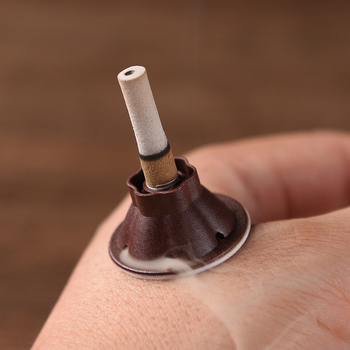 Преносимо устройство за моксибустион на основата на пелин, еднодупково, подходящо за здравословен масаж; поддържа зърна, свещи, пръчки и колони за моксибустион