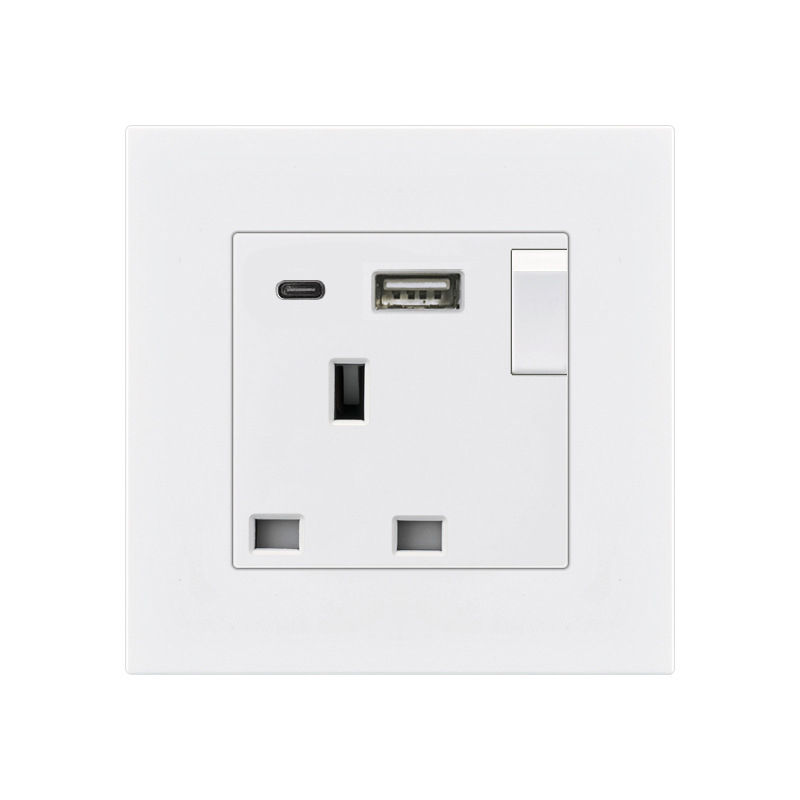 Британски стандарт 86-тип скрит стенен контакт с USB-C 18W бързо зареждане, 13A, CE сертифициран, 250V
