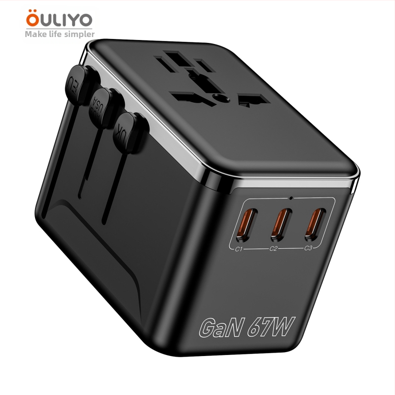 GaN greito įkrovimo 67W kelioninis įkroviklis su konvertuojančia kištuke ir USB kelių uostų