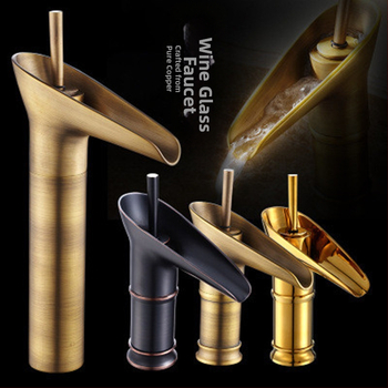 Varinis praustuvo čiaupas su keraminių disko vožtuvu, kilnojimo valdymas, karštas ir šaltas vanduo, montavimas sėdint, įvadas/išvestis M10, antikinis paviršius