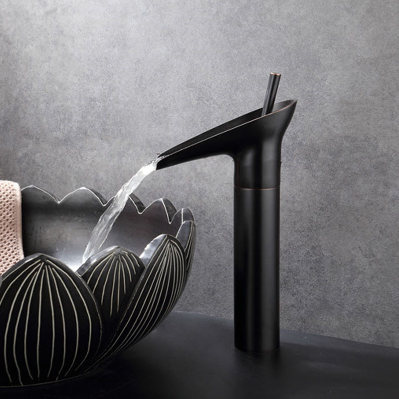 Varinis praustuvo čiaupas su keraminių disko vožtuvu, kilnojimo valdymas, karštas ir šaltas vanduo, montavimas sėdint, įvadas/išvestis M10, antikinis paviršius