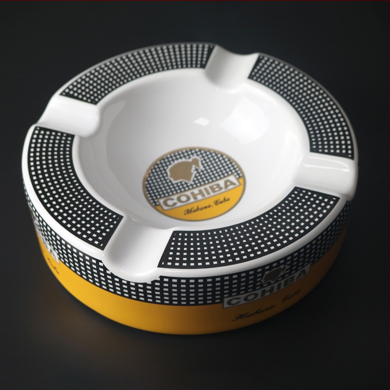 Keramický popolník na cigare, kruhový, so štyrmi priehradkami, s potlačeným logom, možnosť prispôsobenia, COHIBA