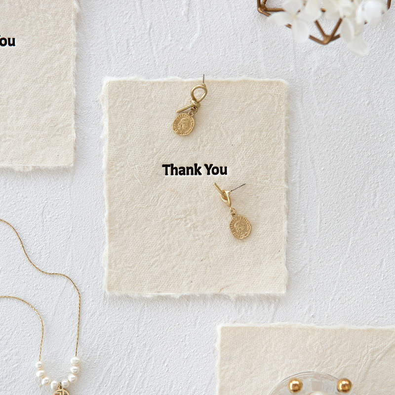 Fona dekoratīvi rotājumi no papīra produktu fotografēšanai