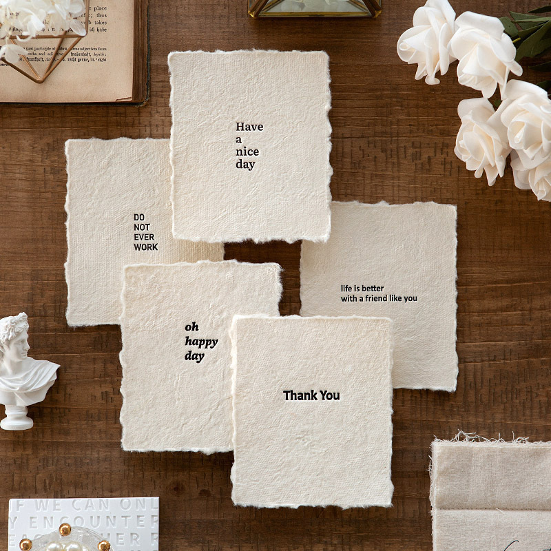 Fona dekoratīvi rotājumi no papīra produktu fotografēšanai