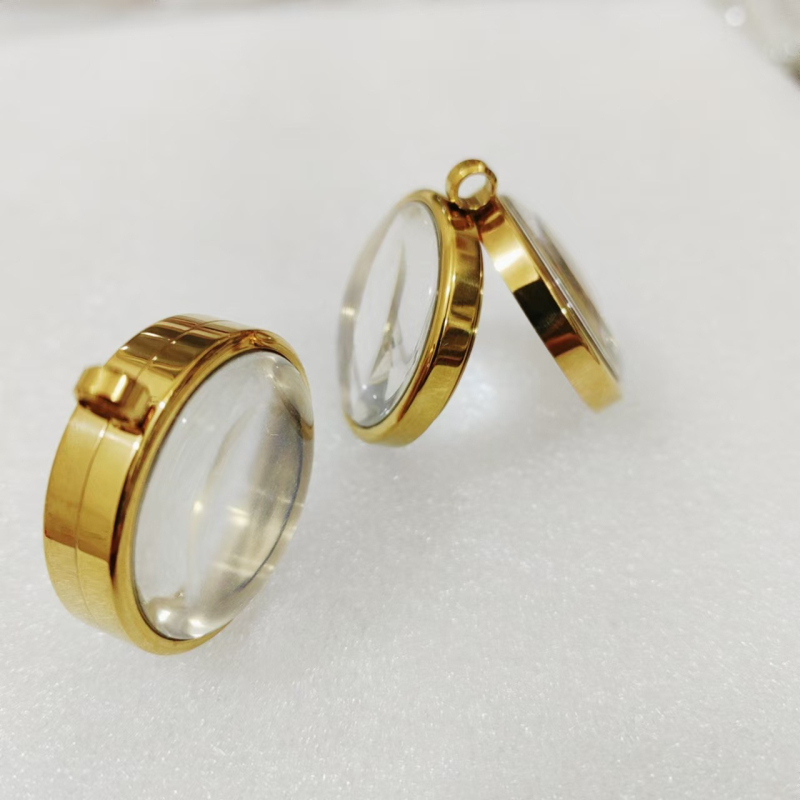 Geometrinis pakabukas iš nerūdijančio plieno su skaidria išgaubta kapsule mineralinėms kristalams, elektroplatinavimas, neblunka