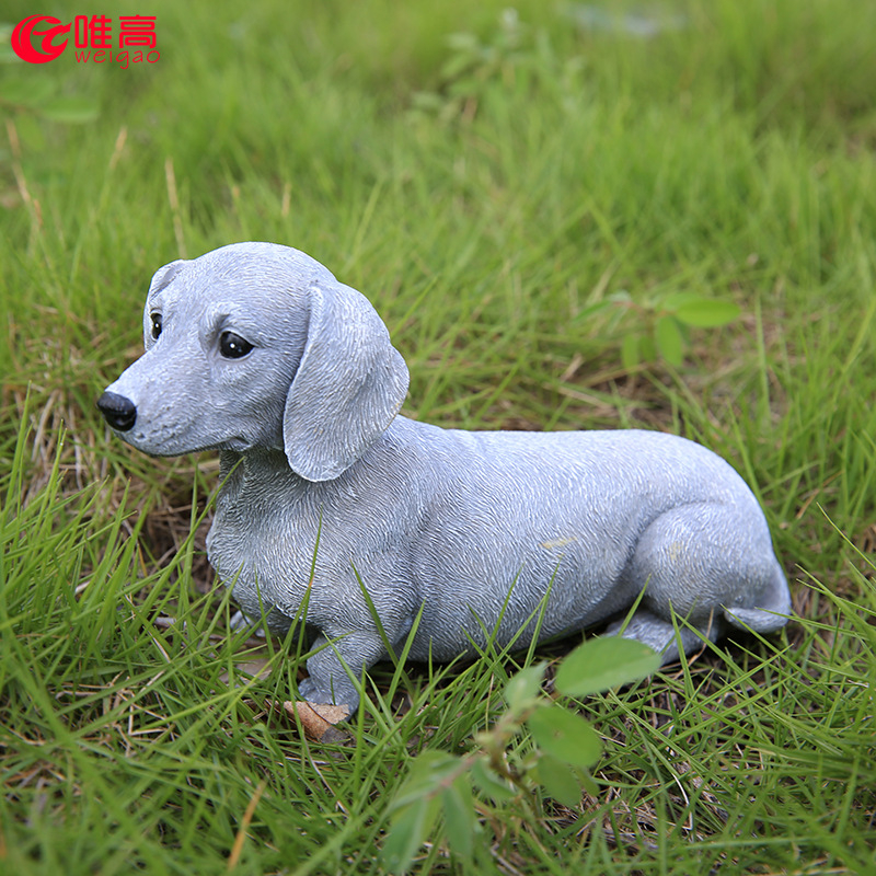 Dachshund műgyanta szobor kültéri kerthez, fényes felülettel — Only High márka, privát címke elérhető