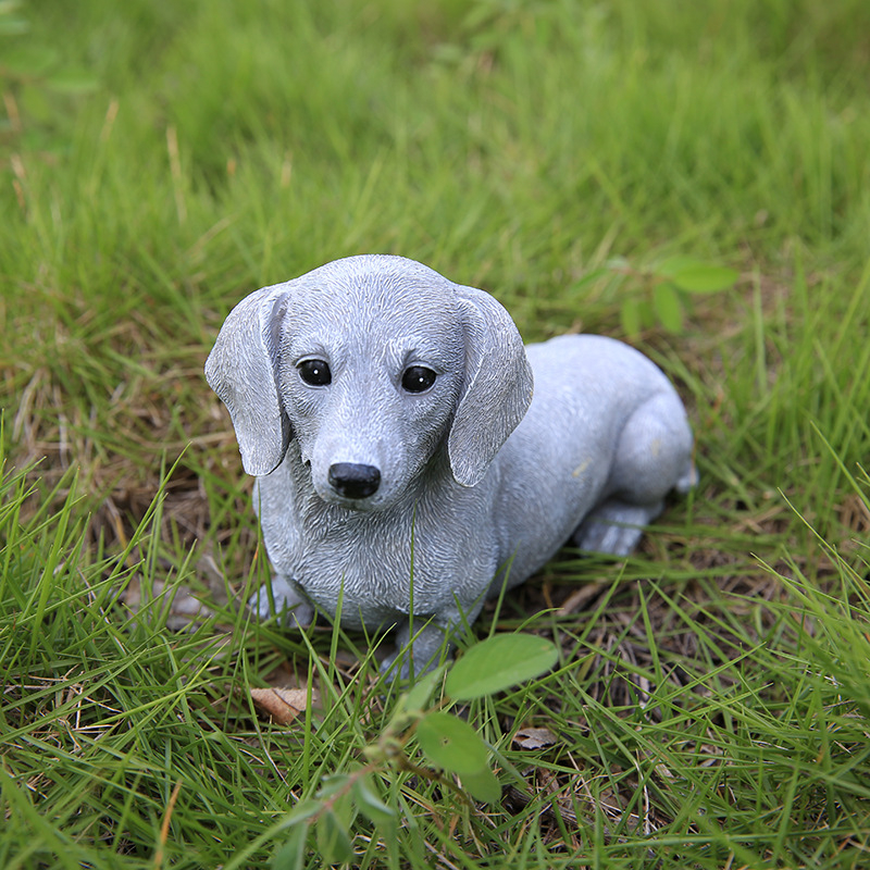 Dachshund műgyanta szobor kültéri kerthez, fényes felülettel — Only High márka, privát címke elérhető