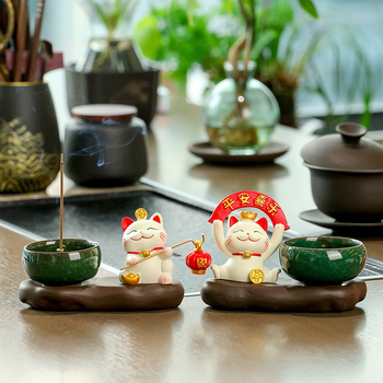Maneki-neko füstölő tartó, gyanta anyagból, rajzfilmszerű stílus, Wisdom Forest márka, ideális ajándék