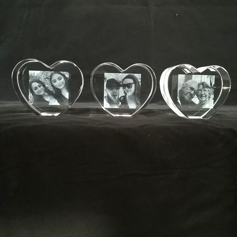 Egyedi kristály dísztárgy szív, kör és téglalap formában; fehér kristály; csiszolás; polírozás; testreszabható feldolgozás; ajándék doboz
