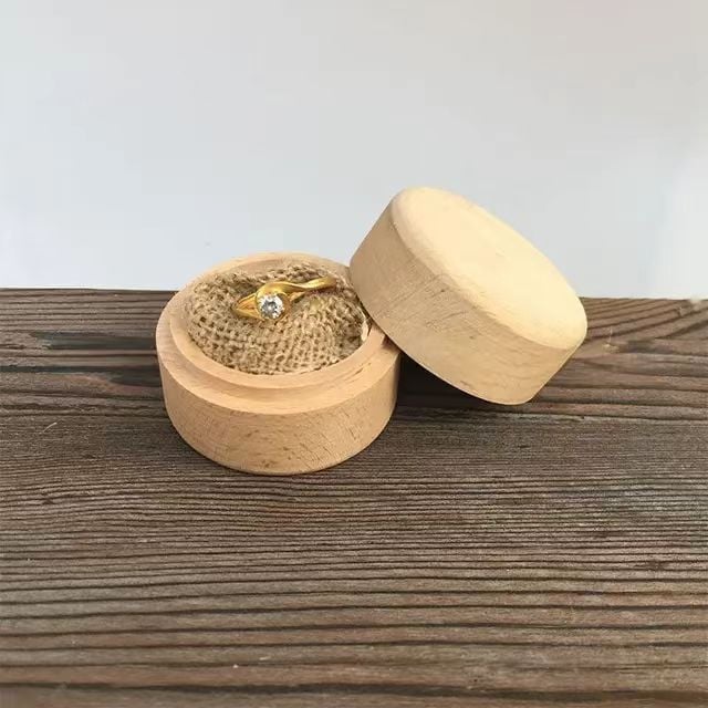 Bükkfa anyagú kör alakú asztali tároló doboz fedéllel, 1 literes kapacitás, modern stílus