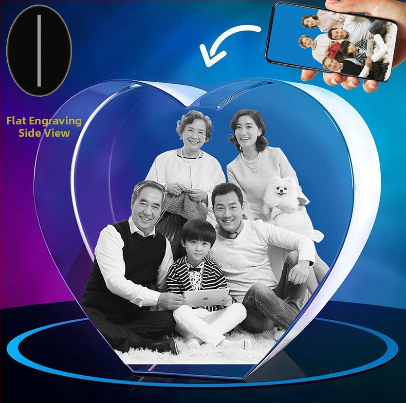 Kristāla sirds ar 3D lāzera gravējumu uz mājdzīvnieka portreta uz dāvanu kārbas, materiāls kristāls, mūsdienīgs minimālisma stils, neto svars 1,7 kg