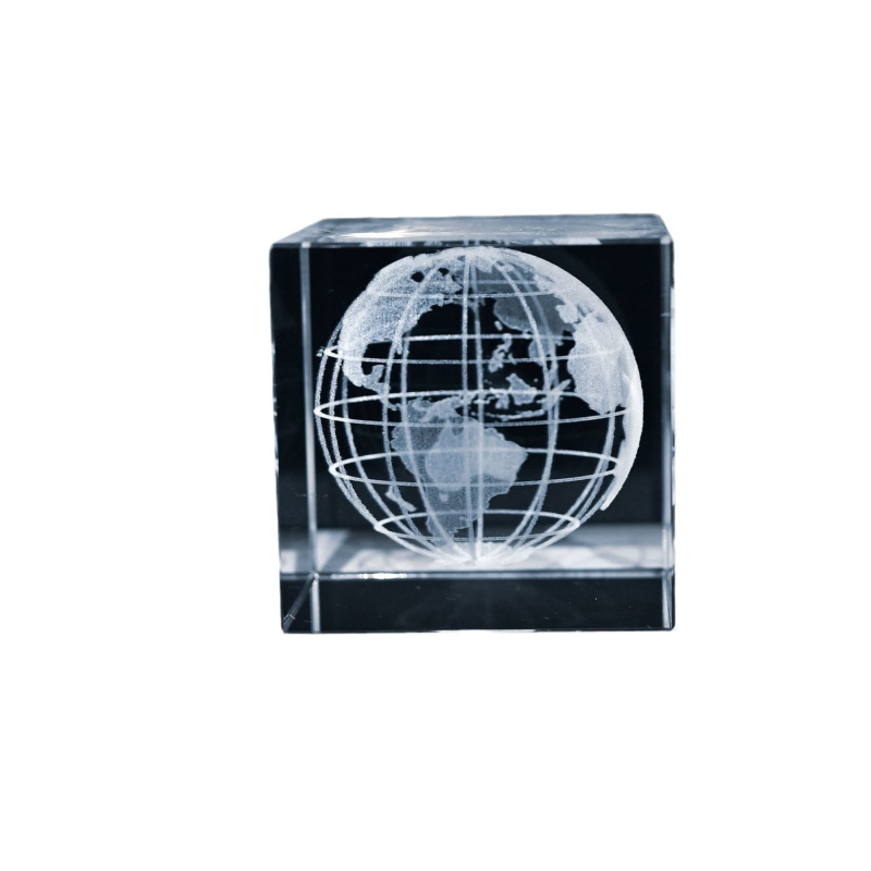 Kristálykocka íróasztali dísz – modern, minimalist stílusú kristály szobor otthoni dekorhoz