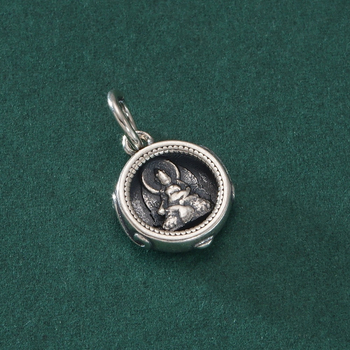 Kulons no 925 sudraba, Dieva Bagātības motīvs, Nacionālā vēja stils, glancēta virsma