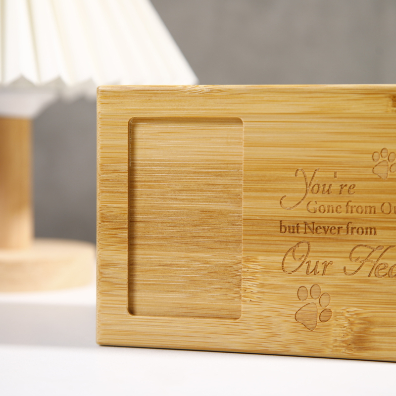 Urnă pentru animale de companie, cutie din lemn pentru incinerare câine, lemn natural, proces de sculptură, tapițerie interioară personalizabilă, sigla personalizabilă