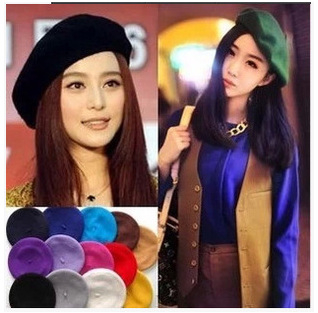 Дамски вълнен берет с твиден ефект – Материал: Wool; Тъкане: Plain weave; Категория: Beret; Пол: Female; Нетно тегло: 0.1 кг