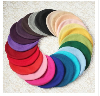 Дамски вълнен берет с твиден ефект – Материал: Wool; Тъкане: Plain weave; Категория: Beret; Пол: Female; Нетно тегло: 0.1 кг