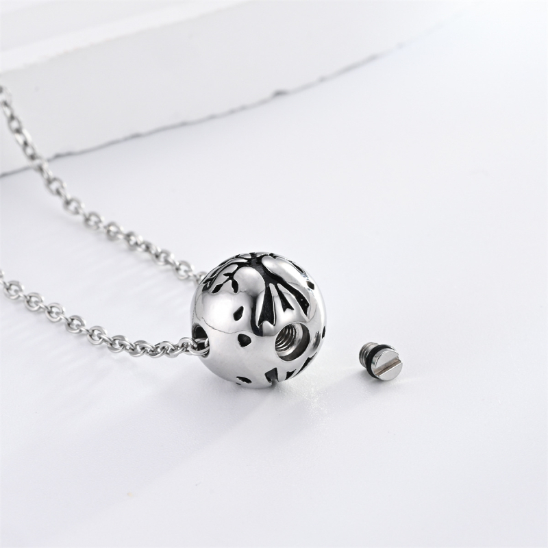 Nerūsējošā tērauda kaklarota, ģeometrisks dizains, Tsundere Accessories zīmols, 2025. gada pavasara izlaidums