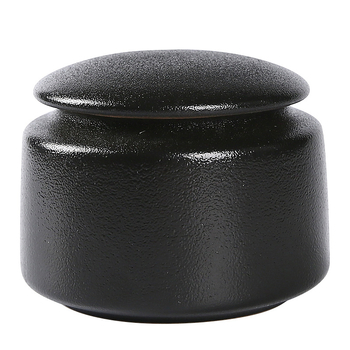 Keraminis arbatos laikymo indas su individualizuotu logotipu; šiuolaikiškas minimalistinis stilius; medžiaga: keramika; svoris: 0.5; pakuotė: kartonas arba dovanų dėžutė