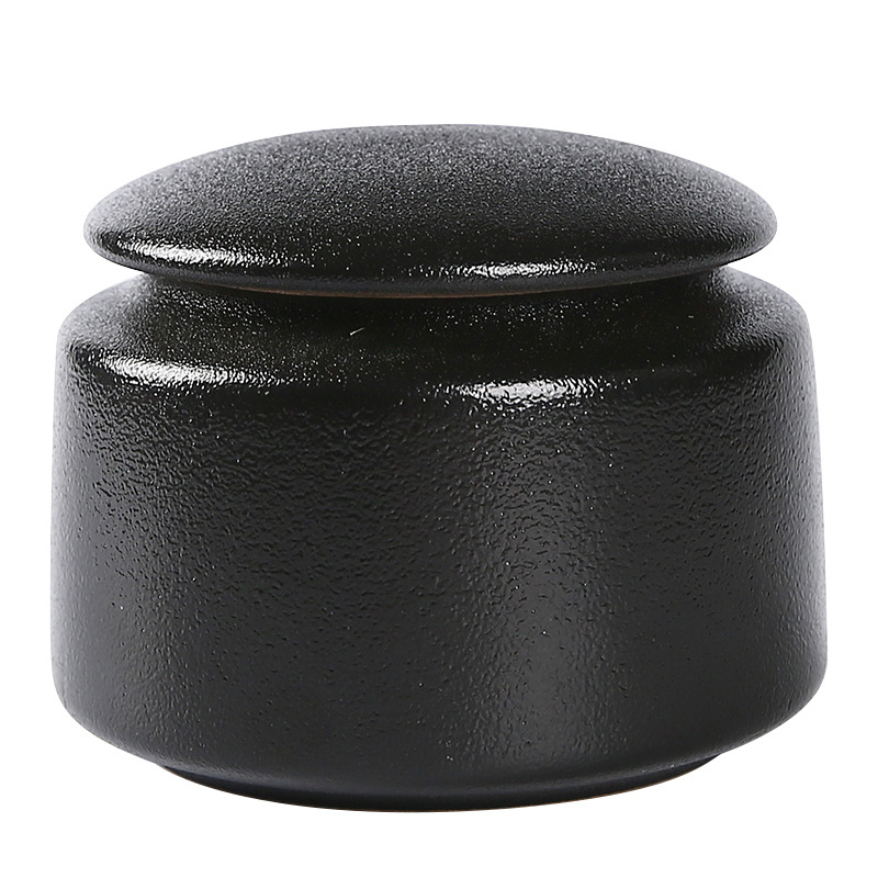 Keraminis arbatos laikymo indas su individualizuotu logotipu; šiuolaikiškas minimalistinis stilius; medžiaga: keramika; svoris: 0.5; pakuotė: kartonas arba dovanų dėžutė