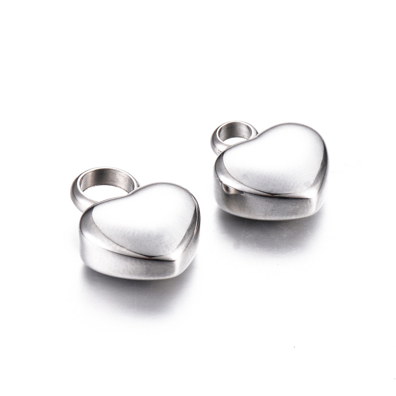 Nerūdijančio plieno mažas širdies formos pakabukas – graviruojamas atminimo papuošalas pelenams