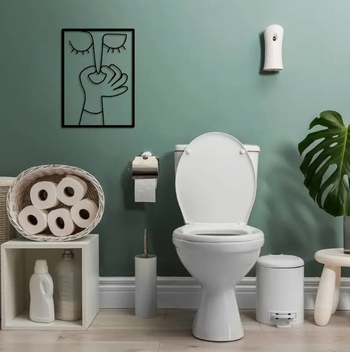 Fém falikép – vicces vécé humorral (toalett jel) | Geometriai forma | Anyag: fém | Csomagolás: karton | Alkalmas otthonra, irodába, szállodába/étterembe