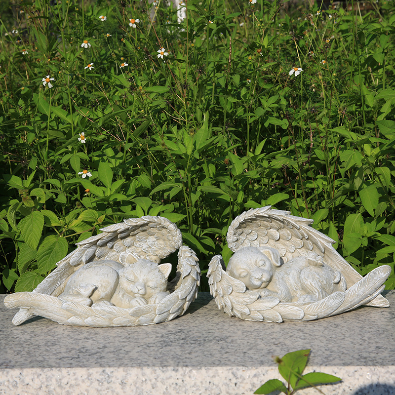 Смолна фигурка: Ангелски котки и кучета за градинска декорация