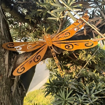 Metalni zidni ukras s dragonfly za vrt — životinjski ukras, moderni minimalistički stil; materijal: metal; kategorija: životinje; pogodni prostori: dom, vrt, ured, događaji; pakiranje: PP vrećica.