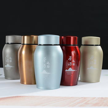 Nešiojamas uždaromas metalo arbatos indas kempingams ir kelionėms — lengvas prabangos stilius, nerūdijantis plienas, dažytas paviršius, logotipo spausdinimas galimas